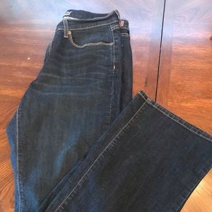 Denizen by Levi’s Curvy bootcut jeans. Size 12.